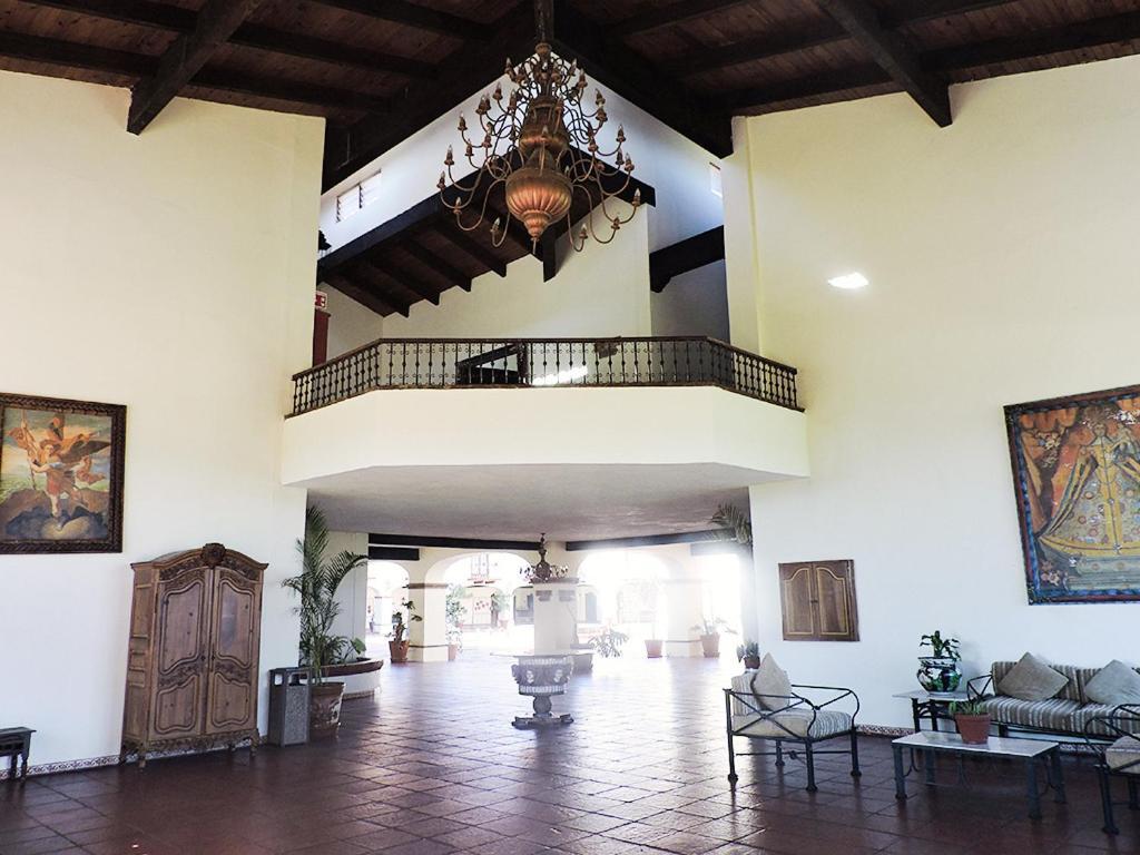 Отель Hacienda Bajamar Ла-Мисьон Экстерьер фото
